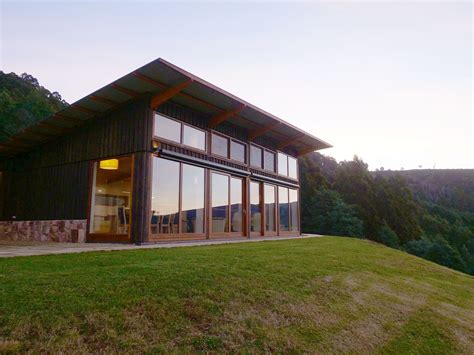 Off grid shelters offer custom architectural design and consulting services to help individuals and developers build homes and special use structures on rural lands with limited or no access to public utilities. Tasmanian Off-Grid Home Inspires Sustainable Living