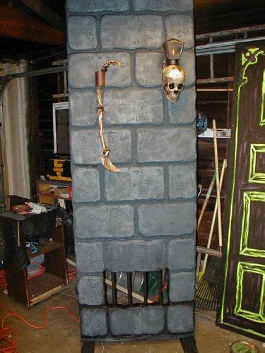 Dungeon Walls How To Halloween Props Diy Wall Crafts Diy Halloween Deco