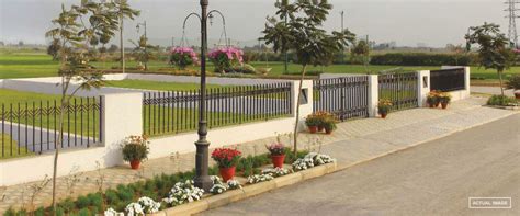 Host variety of events with an ease at the banquet hall built at this luxury. Residential Plots in Gurgaon - Central Park Mikasa Plots
