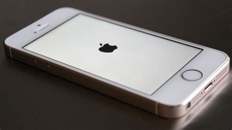 Iphone White Screen Of Death Expected To Be Fixed In Ios 7 Update