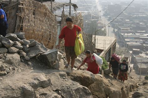 Pobreza En El Perú Se Incrementó Durante El 2017 La Razón