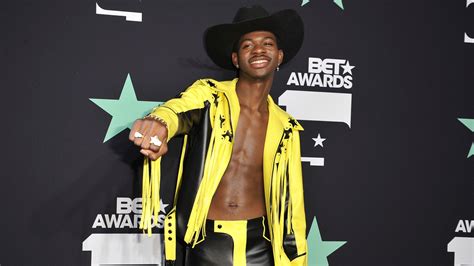 Lil Nas X Old Town Road Sets More Billboard Hot 100 Records