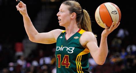 Wnba Names Katie Smith One Of Its Top 20 Greatest And Most Influential
