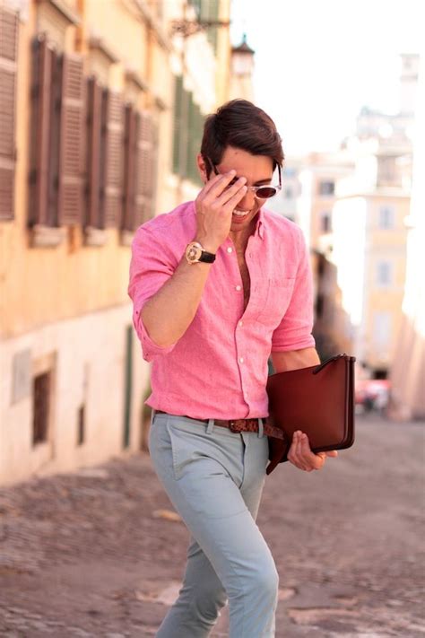 Combining the key classic colours, and using different tones allows you to effortlessly put together outfits with little room for error. fashion men pink & grey | Mens fashion casual spring, Mens ...