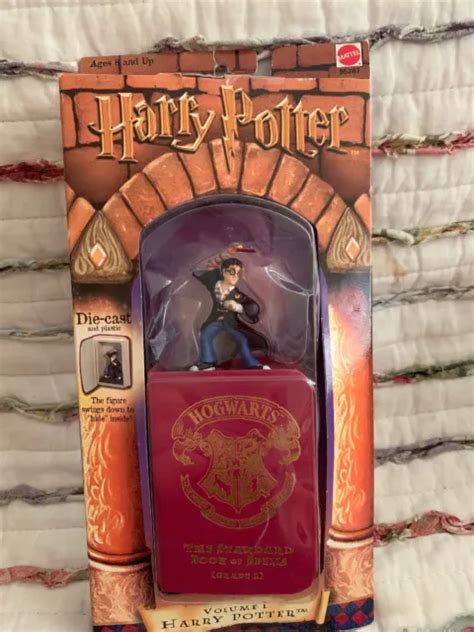 Harry Potter Die Cast Harry With Collectible Book Of Spells Vol 1