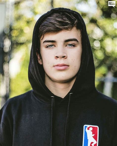 Nash, hayes and skylynn were popular users of vine, the defunct video sharing service. whatsapp ↬ hayes grier - Five / WHATSAPP in 2020 | Hayes ...