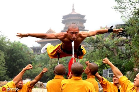 Shaolin Monks Practice Kung Fu In Scorching Heat Cn