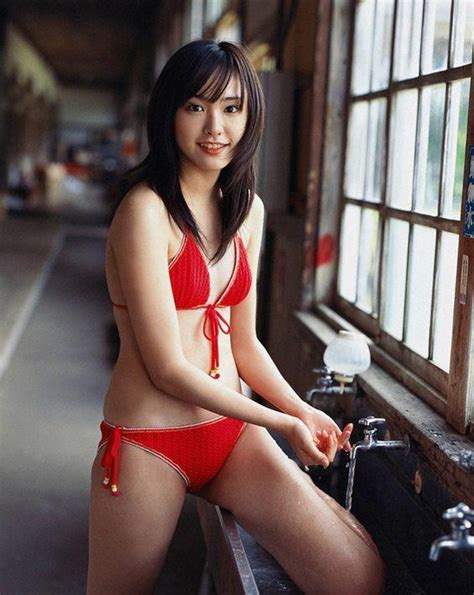 Yui Aragaki Red Bikini On Holiday Japan Girls Bikini Girls Sexy Girls