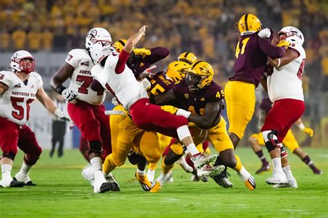 Asu Football Defensive End Travez Moore Out For The Season Due To A