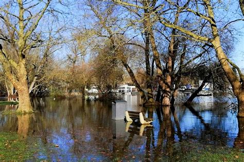 Expand_more to millions of people in europe, floods are a reality, and a scary one at that. Hochwasser: Pegelstände in Mainz und Wiesbaden steigen ...