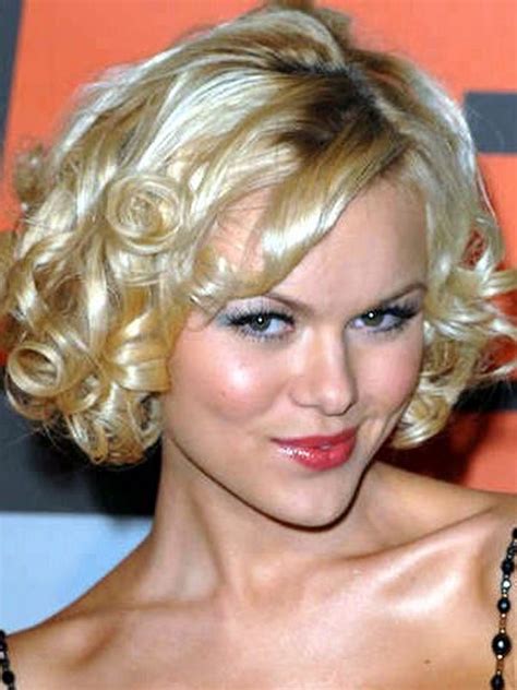 Cool Hairstyles For Short Curly Hair Easy Women Haircut Styles