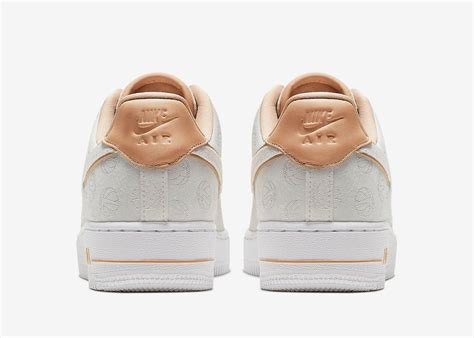 Air force one is the official air traffic control call sign for a united states air force aircraft carrying the president of the united states. Nike Air Force 1 Lux White Metallic Gold Bio Beige 898889 ...