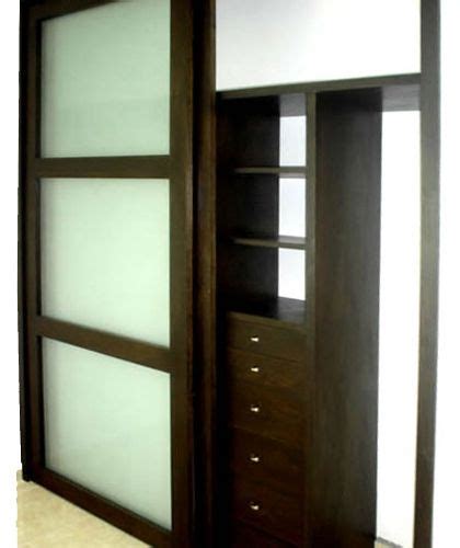 Con útiles cajoneras y colgadores de gran capacidad, closets para recámara juvenil: closet puertas corredizas con cristal | Puertas de closet ...