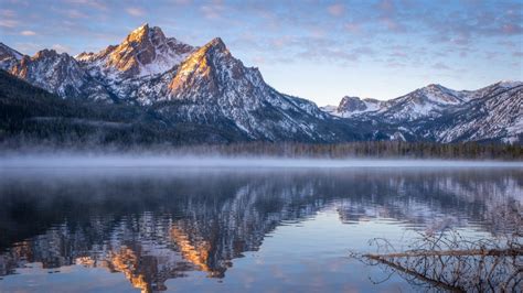 1366x768 Idaho Stanley Lake Mountain Reflection 1366x768 Resolution