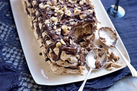 Hazelnut And Chocolate Meringue Torte S E Rezepte