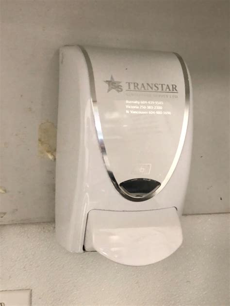 Kimberly Clark Professional Paper Towel Dispenser 2 Soap Dispensers