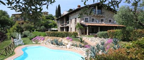 Un'oasi di tranquillità e di eccellenza immersa nella campagna piemontese: Cascina Crocelle Agriturismo - La Cascina di Famiglia