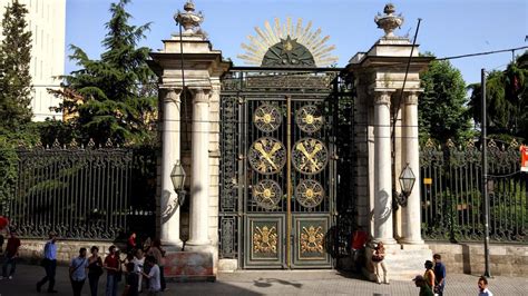 Galatasaray lisesi turları ve biletleri. Galatasaray Divan Kurulu toplantısı lisede yapılacak ...