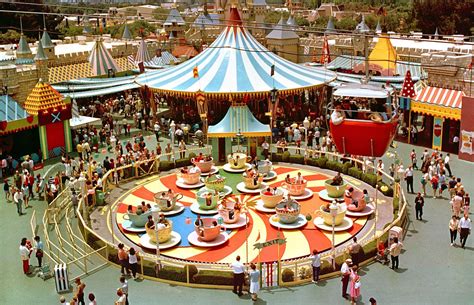 Vintage Snaps Of The Worlds Favorite Theme Parks