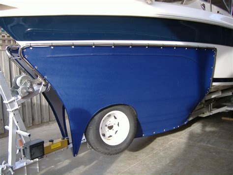 Rockstar™ hitch mounted mud flaps deliver the ultimate trailer protection in style. Boat Trailer: Boat Trailer Rock Guard