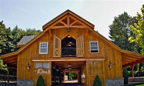 The pinnacle of pole barn living. 10 Barns With Living Quarters That Every Cowgirl Will Love ...