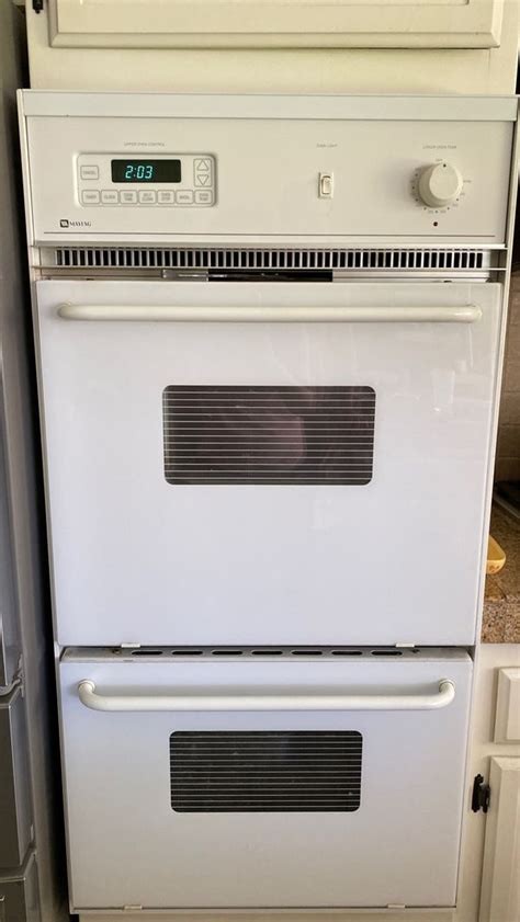 Must Sell Asap Maytag Electric Double Wall Oven 24 Wide In White For