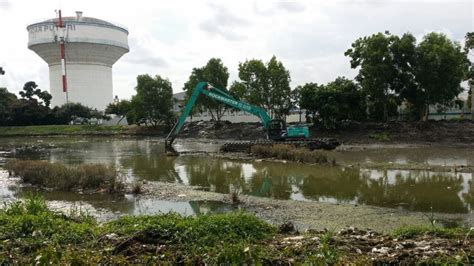 Contact rupee enterprise sdn bhd on messenger. Pond Clearing by using Amphibious Undercarriage Excavator ...