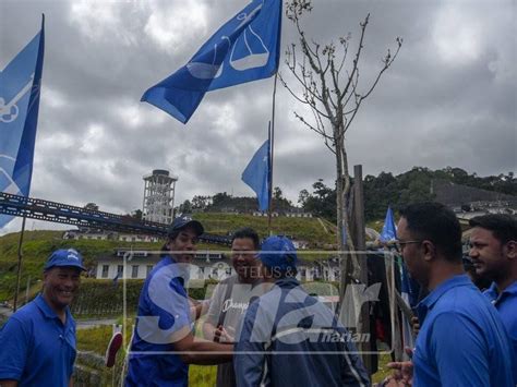 Tak boleh lah nak puaskan hati orang , kalau hati sendiri pun orang tak jaga? Salah guna jentera kerajaan, PH cakap tak serupa bikin