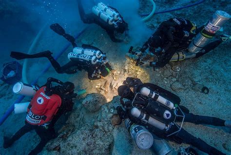 Titanic Human Remains Titanic Pictures Underwater Hum