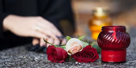 3 Tips For Planning A Headstone Unveiling Ceremony Wommack Monument Co