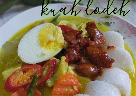 Isi dari lontong sayur sendiri adalah perpaduan dua resep khas indonesia, yaitu resep sambal goreng dan resep opor ayam kampung spesial yang dimakan dengan lontong (simak cara membuat lontong agat tak cepat basi) sebagai pengganti nasi. Resep Lontong Sayur Language:id - 8 Resep Lontong Sayur ...