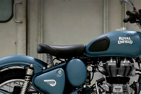 Royal Enfield Classic 500 2022 Squadron Blue Price Specs And Review