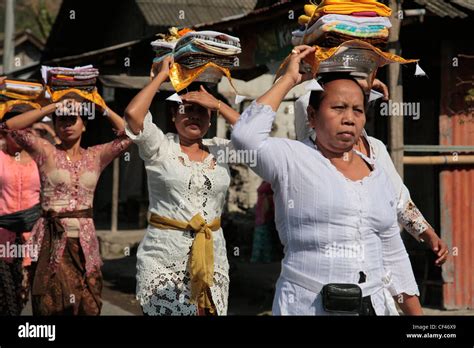 A Balinese Cremation Ceremony Bali Indonesia Stock Photo Alamy