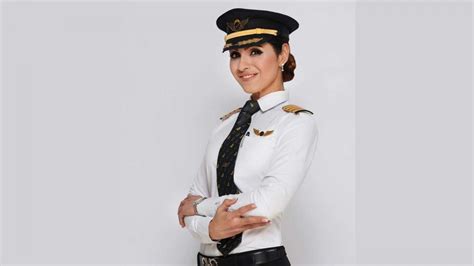 नोर्थ पोल में ऍसा क्या है जिस्के लिये महिलाओ को aeroplane उडाने में समस्याए होती है. Exclusive: नॉर्थ पोल के ऊपर उड़ान भरने से पहले बोलीं ...