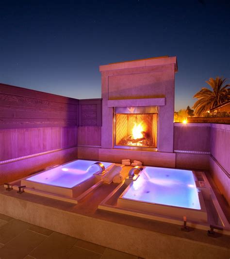 his and her baths at the Vintage Inn, Napa Valley | Napa valley