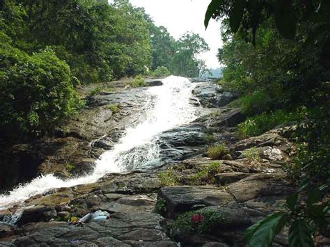 In the malay history, puteri gunung ledang said to be very beautiful to desired by sultan mahmud of malacca sultanate. hamirdin: TEMASUK.....4