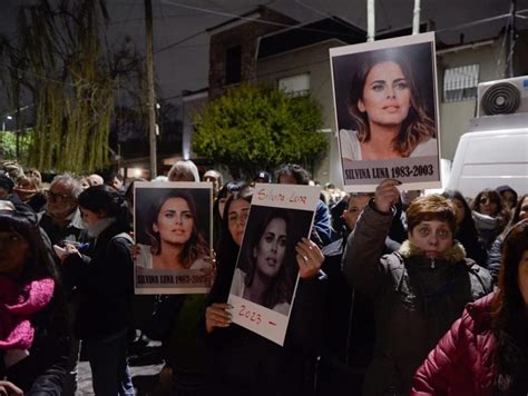 Una manifestación frente a la casa del cirujano Lotocki pidió justicia