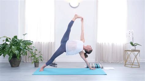 A Practice For Peak Pose Transitions Side Plank To Splits