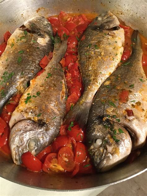 Orate all'acqua pazza | Cucinare il pesce, Idee alimentari ...