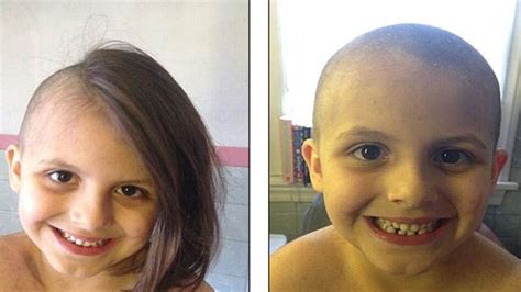 पापा के जैसा दिखने के लिए 6 साल की बेटी ने मुंडाए सिर के बाल Six Year Old Daughter Shave Her