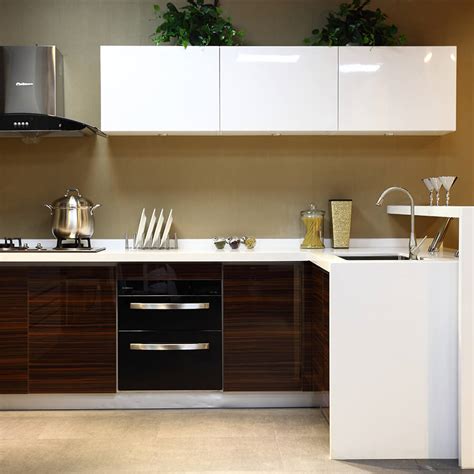Looking for high gloss white modern kitchen cabinets? Modern House High Gloss Lacquer Cabinets Quartz Island ...