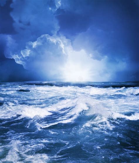Stürmisches Meer Stockfoto Bild Von Nave Meer Horizont 15799420