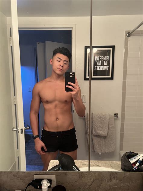Jαson On Twitter Boyfriends Bathroom Is Surprisingly Good For Thirst