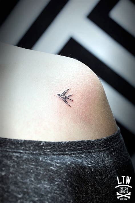 What is more it has the potential to be made into a part of a bigger tattoo in the future if you are so inclined. 40 Tiny Bird Tattoo Ideas To Admire - Bored Art