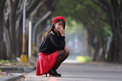 Wallpaper Asian Women Model Squatting Red Skirt Berets Nylon Stockings High Heels