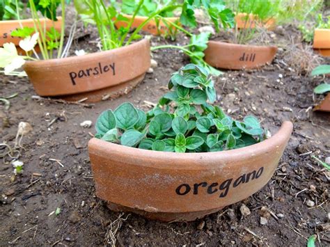 Stacked Pot Herb Garden Garden Design Ideas
