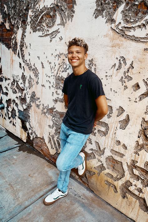 AJ | St John's Jesuit High School | Class of 2021 | Holly ... Fashion photographers are the one who passionately works behind the lens is the styling here plays the lead role, and the story runs through the photo shoot.
