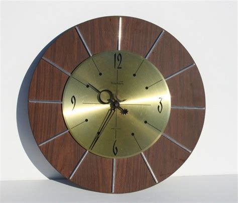 Vintage Mid Century Modern Verichron Wall Clock By Modnique 4999