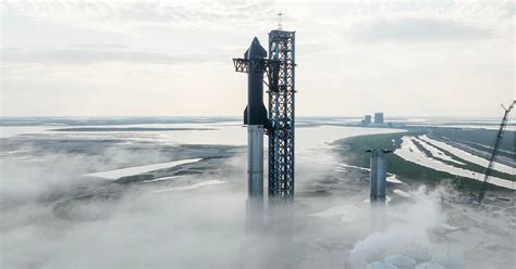 Epic Photos Of Spacex S Massive Starship Rocket On Launch Pad Petapixel