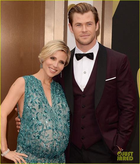 Chris Hemsworth S Wife Elsa Pataky Flaunts Massive Baby Bump At Oscars Lucky Lucky Woman